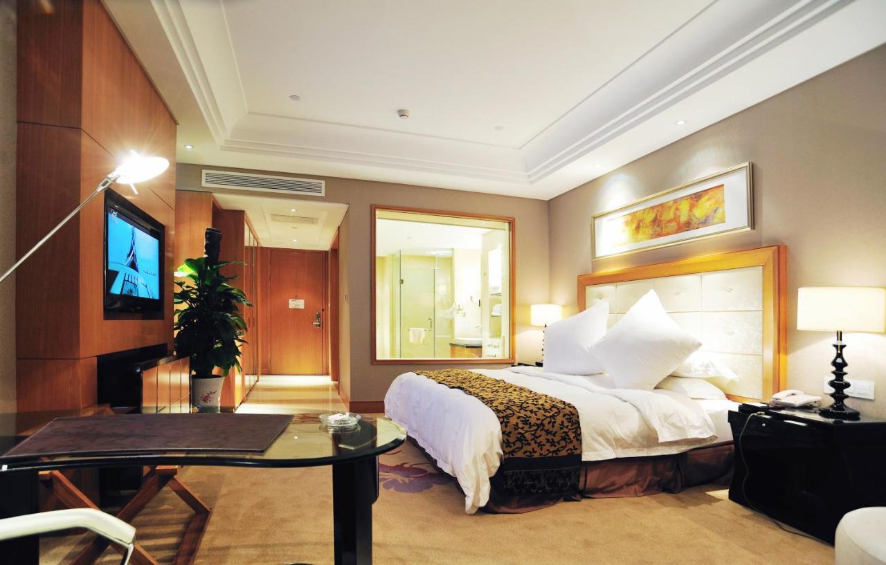 Hotel Wyndham Xinyang Downtown Esterno foto