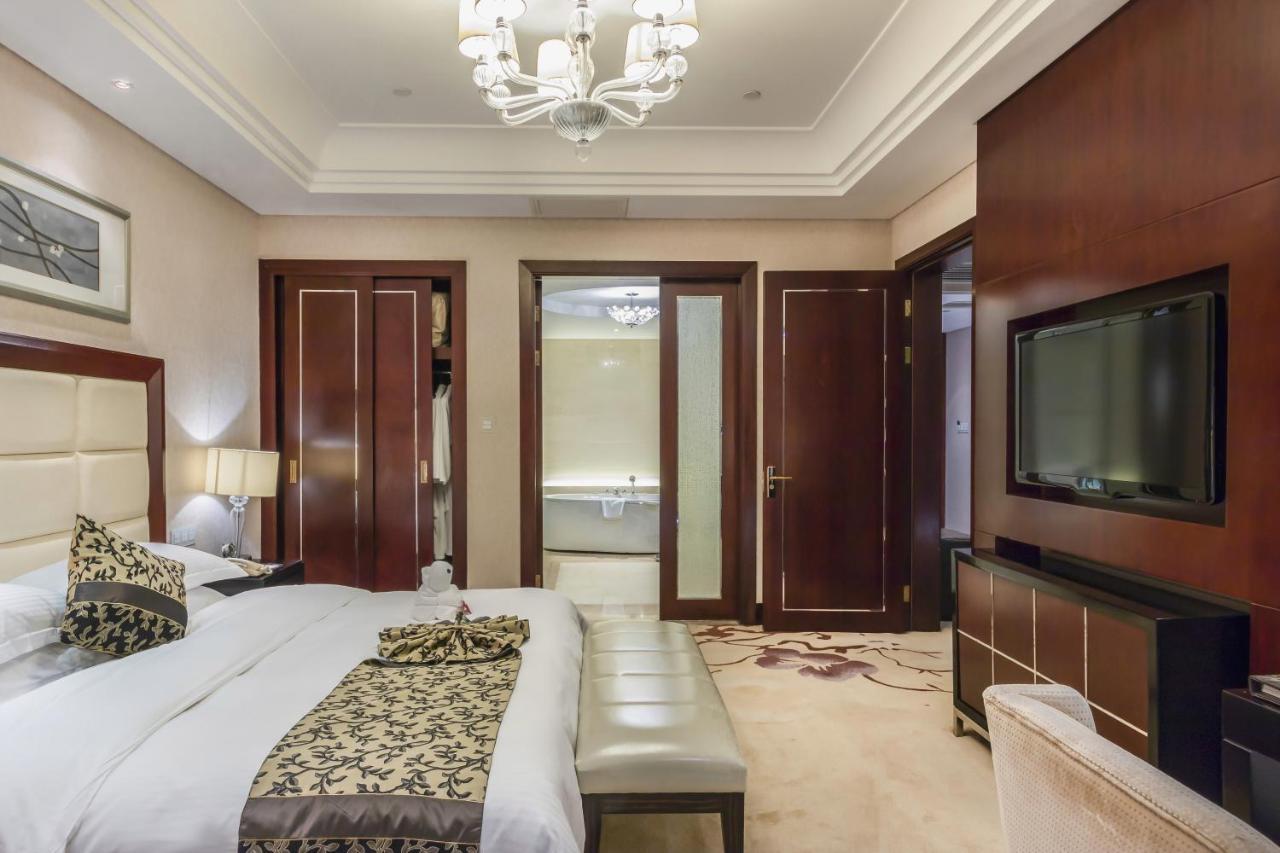 Hotel Wyndham Xinyang Downtown Esterno foto