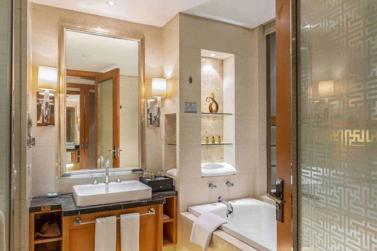 Hotel Wyndham Xinyang Downtown Esterno foto