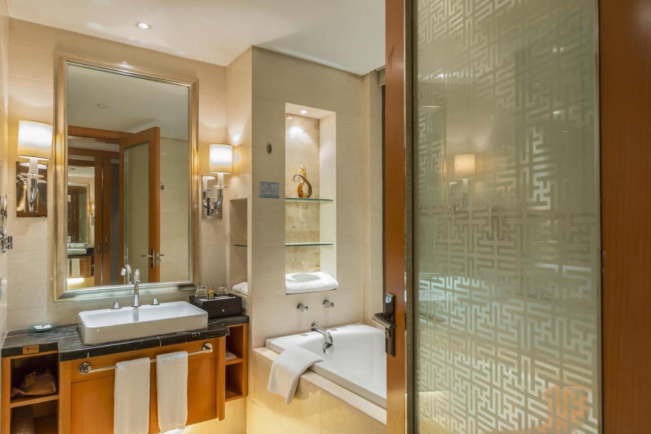 Hotel Wyndham Xinyang Downtown Esterno foto