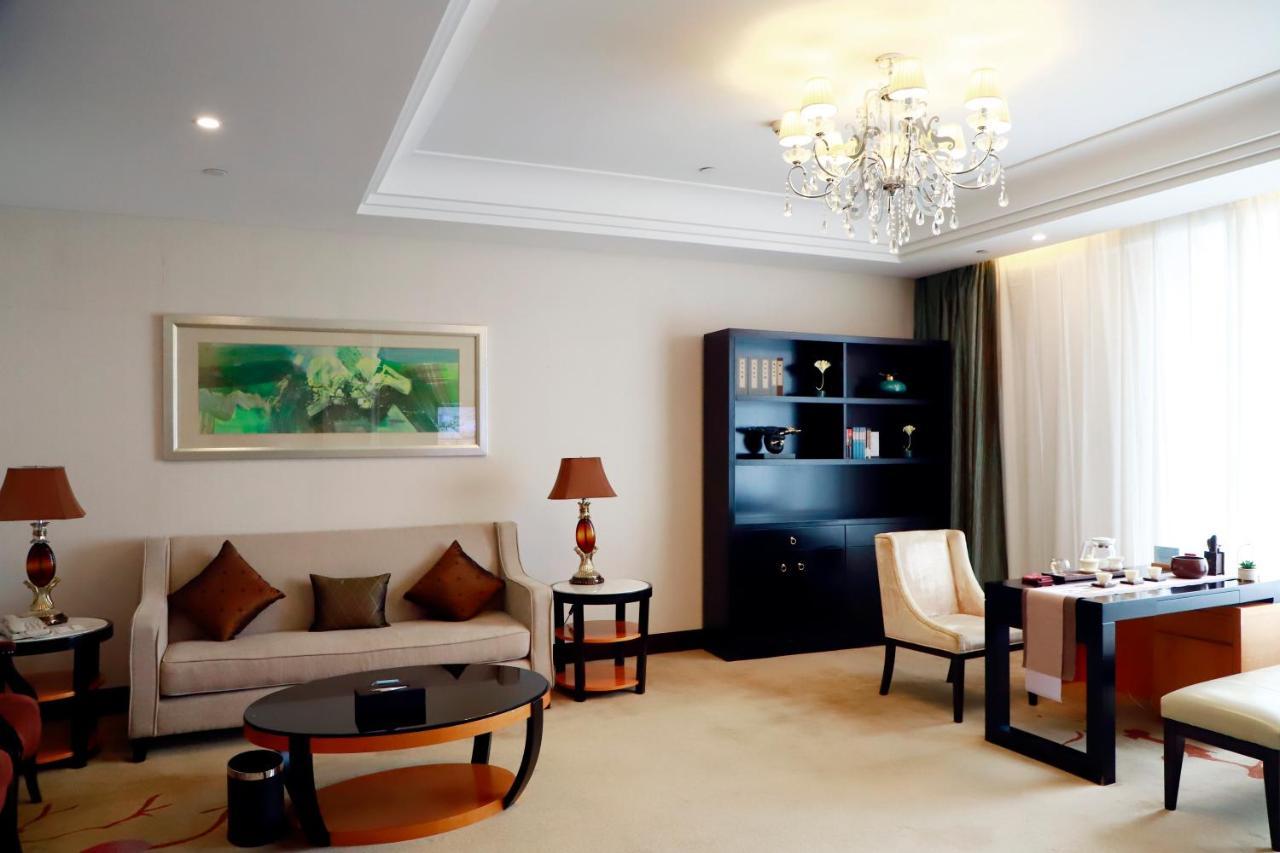 Hotel Wyndham Xinyang Downtown Esterno foto